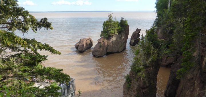 A Fun-Day at the Bay of Fundy: Hopewell Rocks!